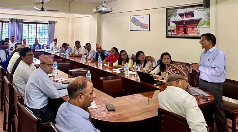 पाठ्यक्रममा पाठ्यभार घटाउन र एआई समेट्न सुझाव